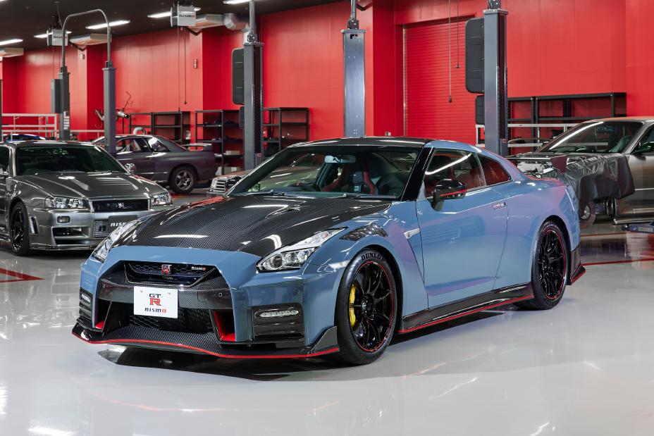 日産(NISMO)GT-R 2台 New Nissan GT-R NISMO Unveiled In Japan - EMobility+
