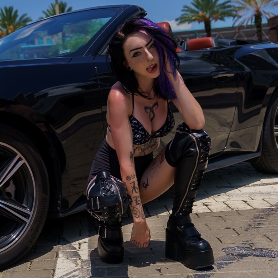 Emokitten_xoxo – Alternative Model & Gamer Girl