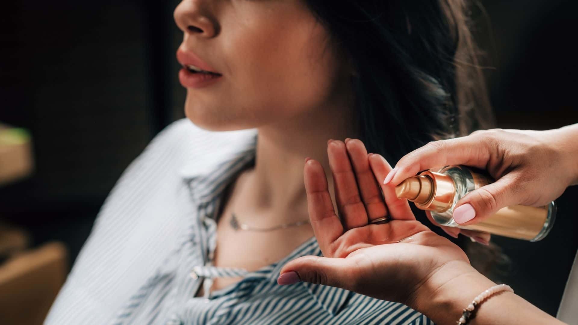 How Should We Apply Hair Serum? 5 Quick & Easy Ways Guide