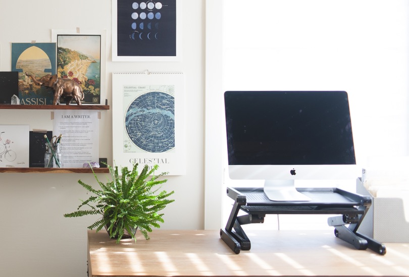 4 Ways A Standing Desk Changed My Workday
