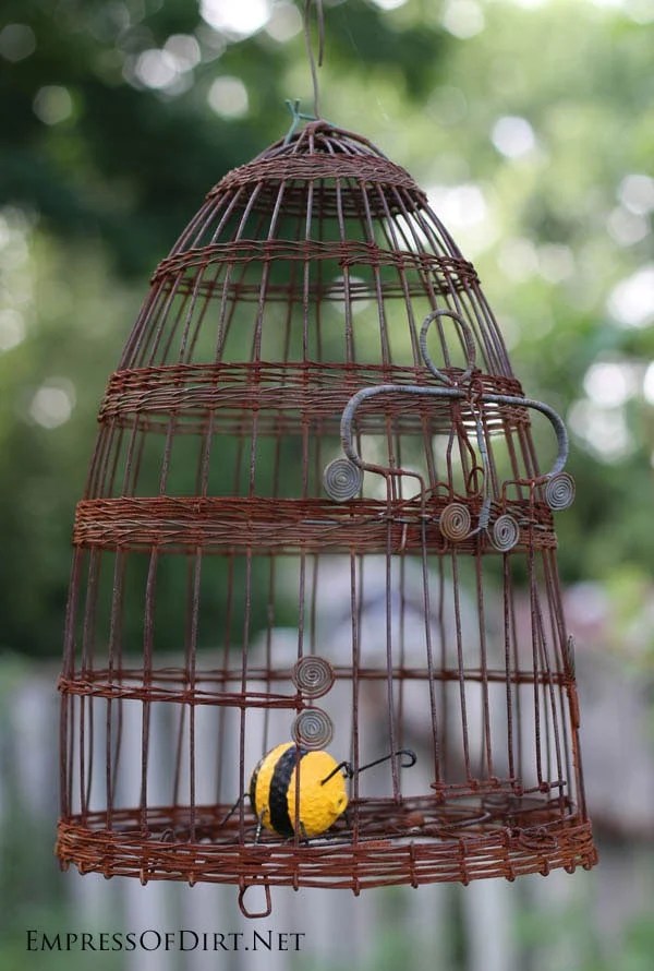 Rusty ornamental bee skep