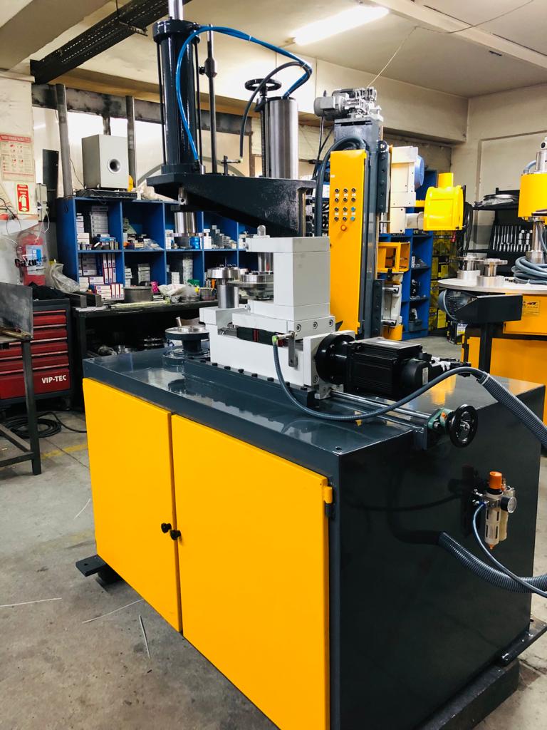 Road Sign Trimming Beading Machine Road and Traffic Sign