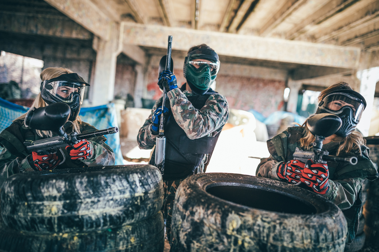 Paintball Ramón «Nos cobró 200 euros por pintarle su garaje» El