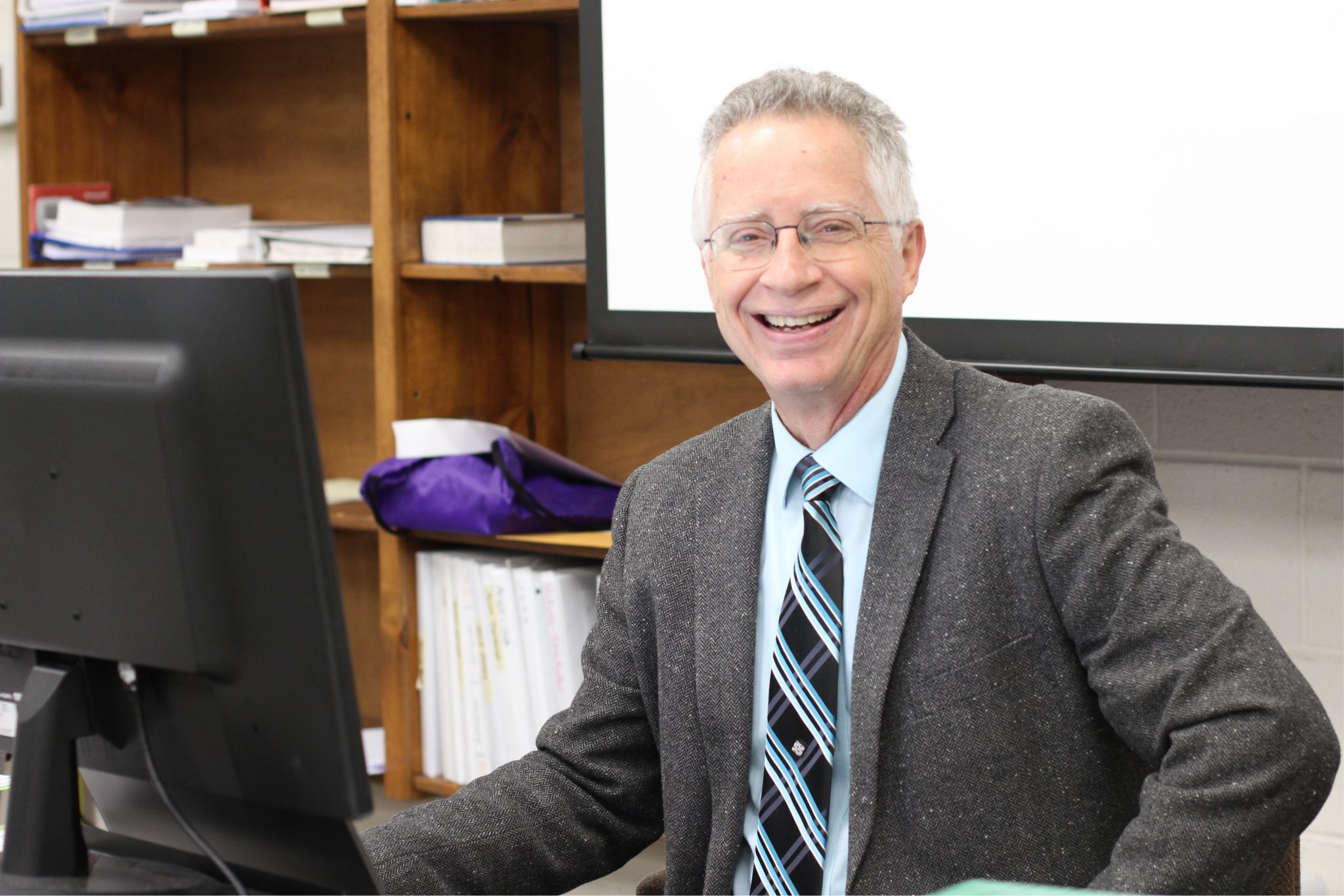 EMS teacher retires after 33 years EMU News
