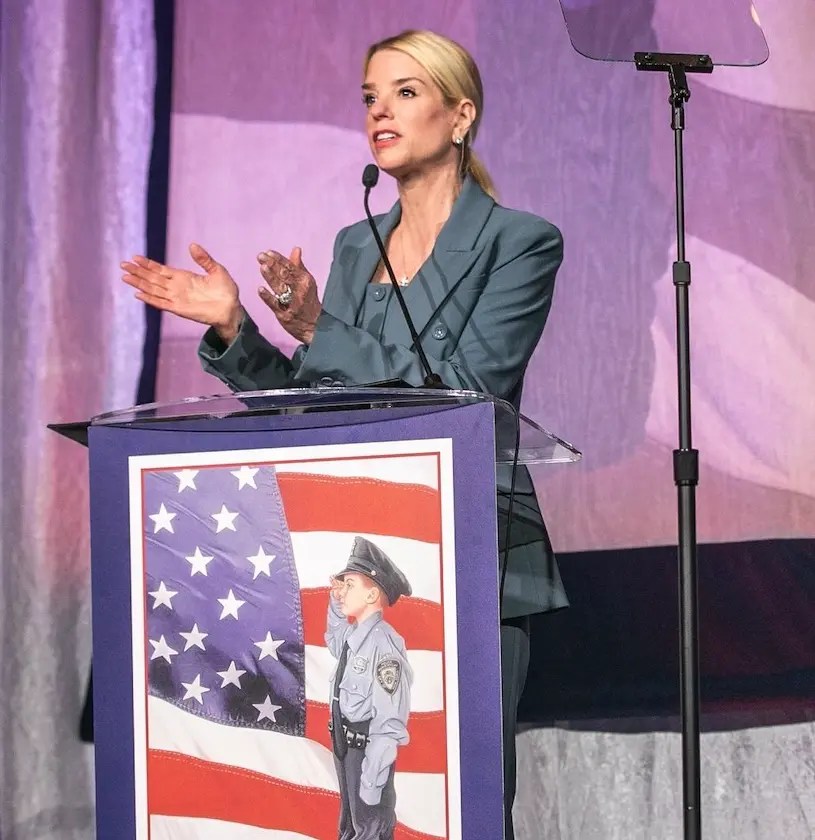 Pam Bondi Bio, Age, Early Life, Height, Career, Family and More