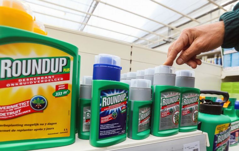 Bayer's weed killer Roundup settlement delayed as new questions arise
