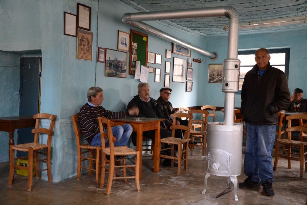 232 years old & counting The oldest coffee shop in Greece! (VIDEO