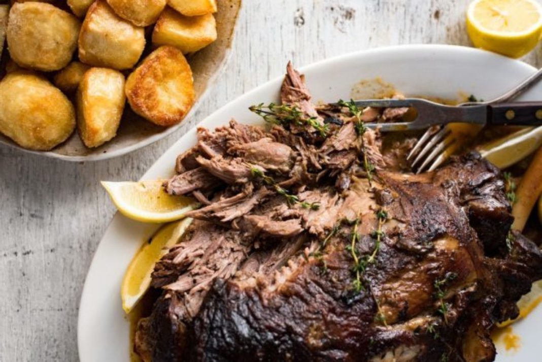 Ten dishes to add Greek flavor to your Christmas Dinner