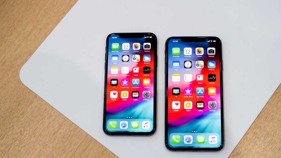 iPhone’s latest model sells out in Greece in just 3 days