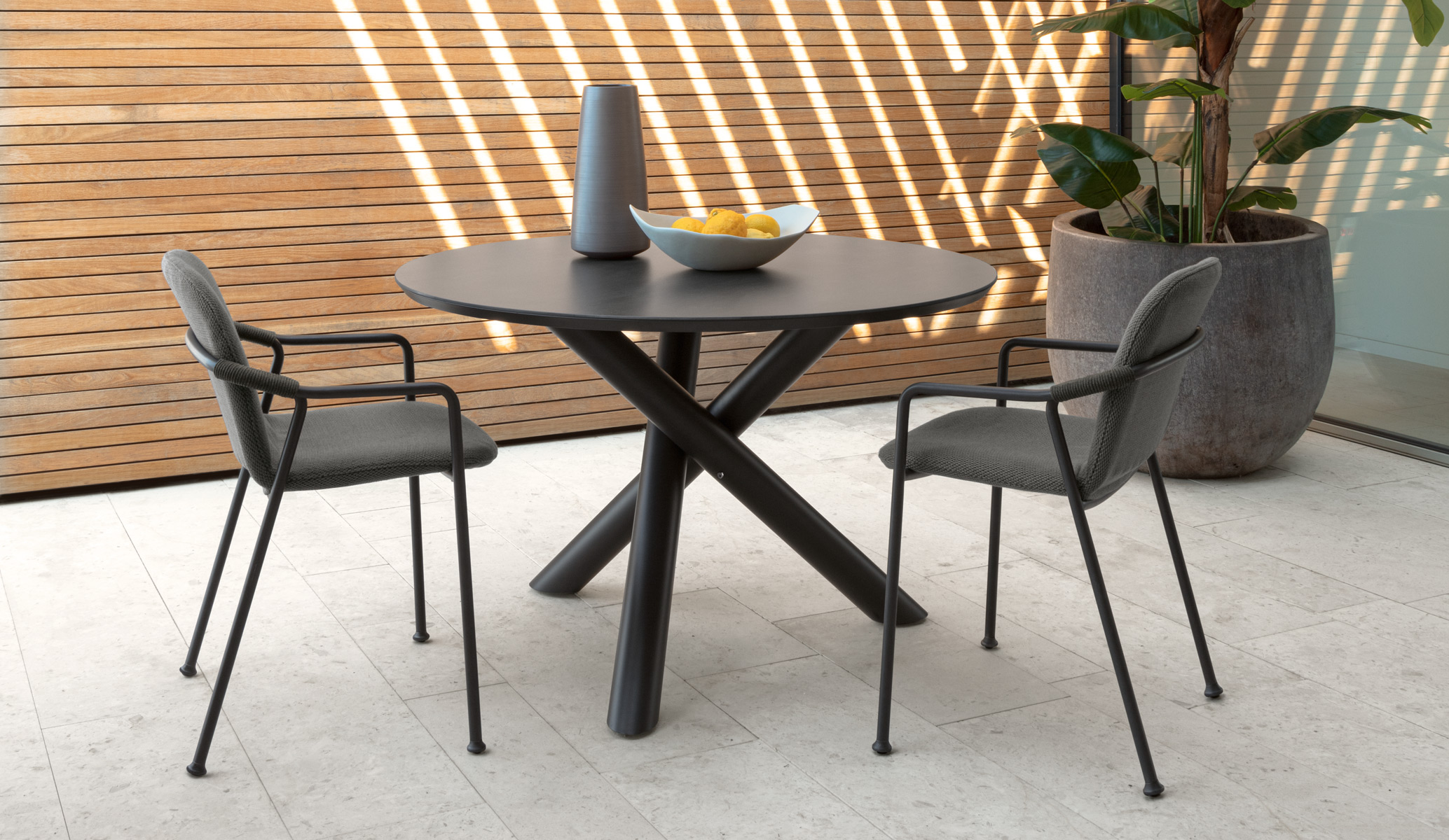 Coral Dining Table D120 Italian garden furniture Talenti