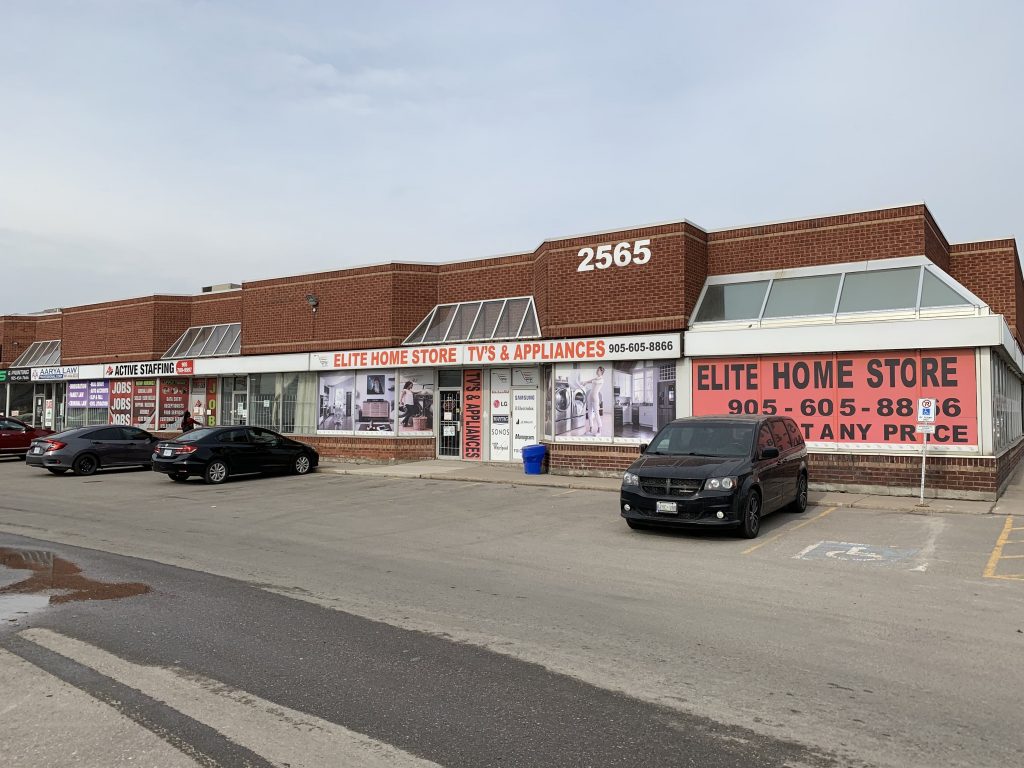 2565 Steeles Avenue East EN2