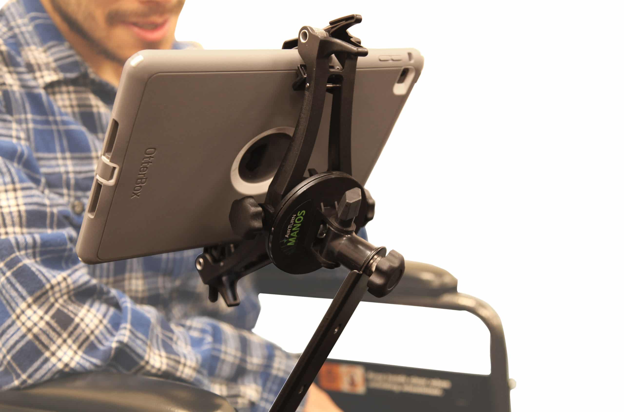 MANOS Universal Electronics Holder Enabling Devices