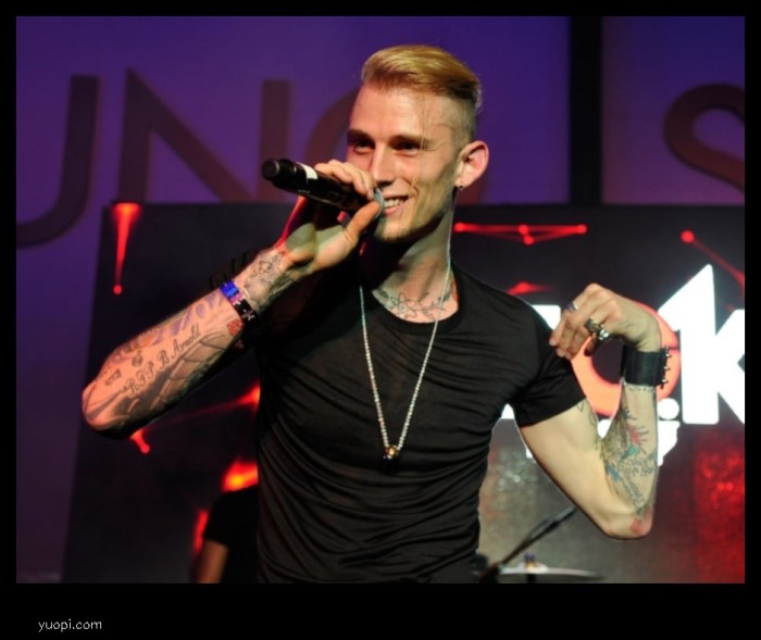 Net worth of machine gun kelly