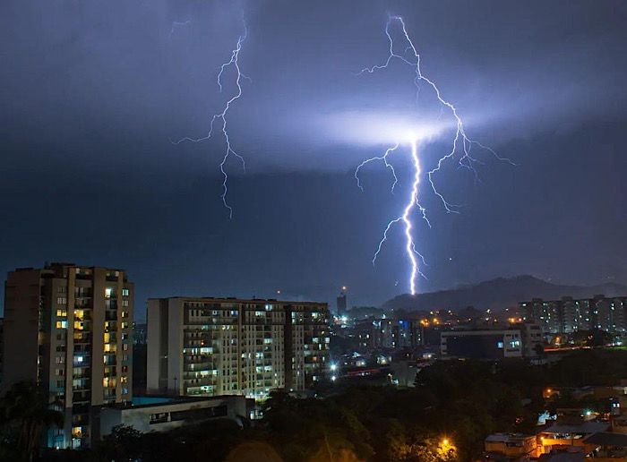 ¿Qué hacer antes y durante una tormenta eléctrica? Enfoque TeVe