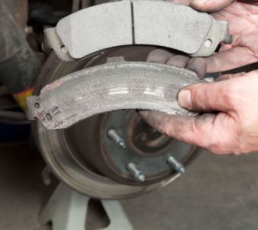 How Long Will 4mm Brake Pads Last? [Answered] - Engine Diary