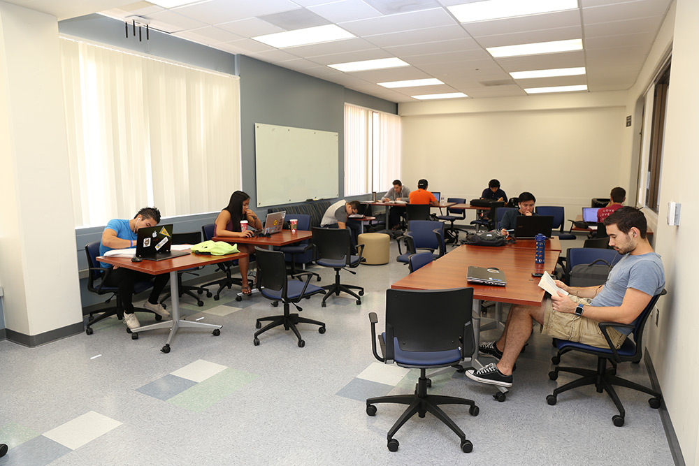 Engineering Student Study/Meeting Space The Henry Samueli School of