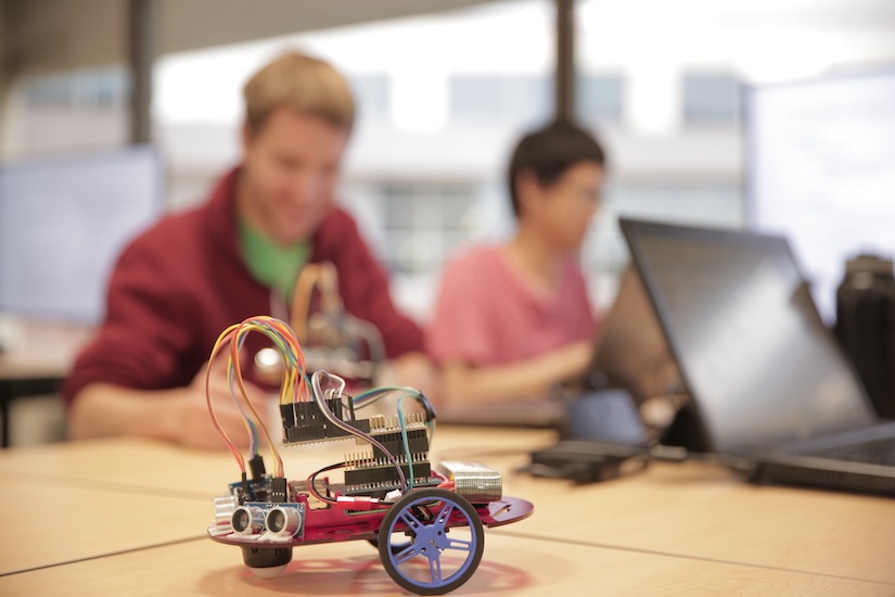 In revitalized robotics course, learning is far from automated