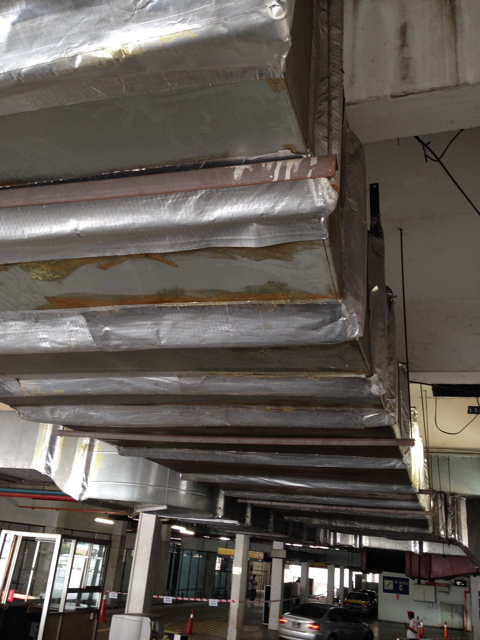 LEAKY KITCHEN EXHAUST DUCT Engineering OMG