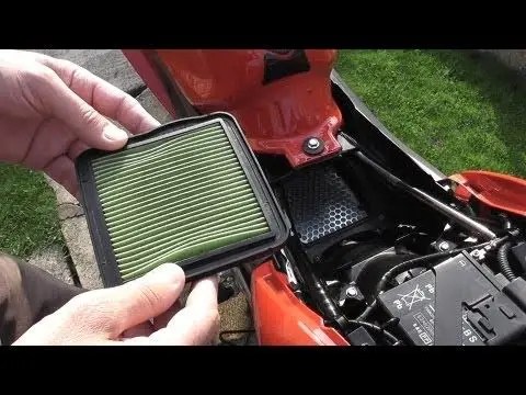 Properly Cleaning and Oiling Your Motorcycle's Air Filter