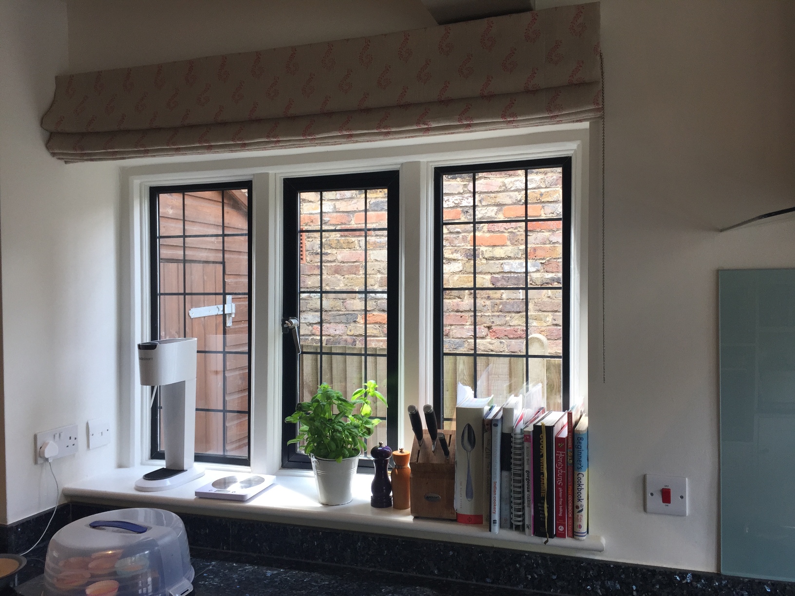 Kitchen Roman Blinds 4 Stunning UK Homes