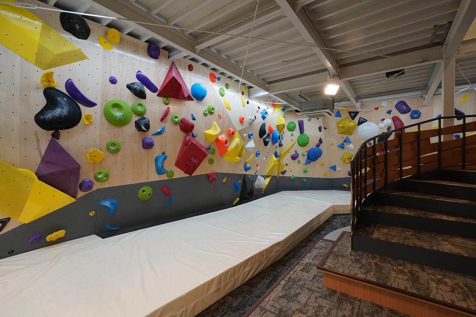 Bouldering Gym & Shop BPUMP YOKOHAMA