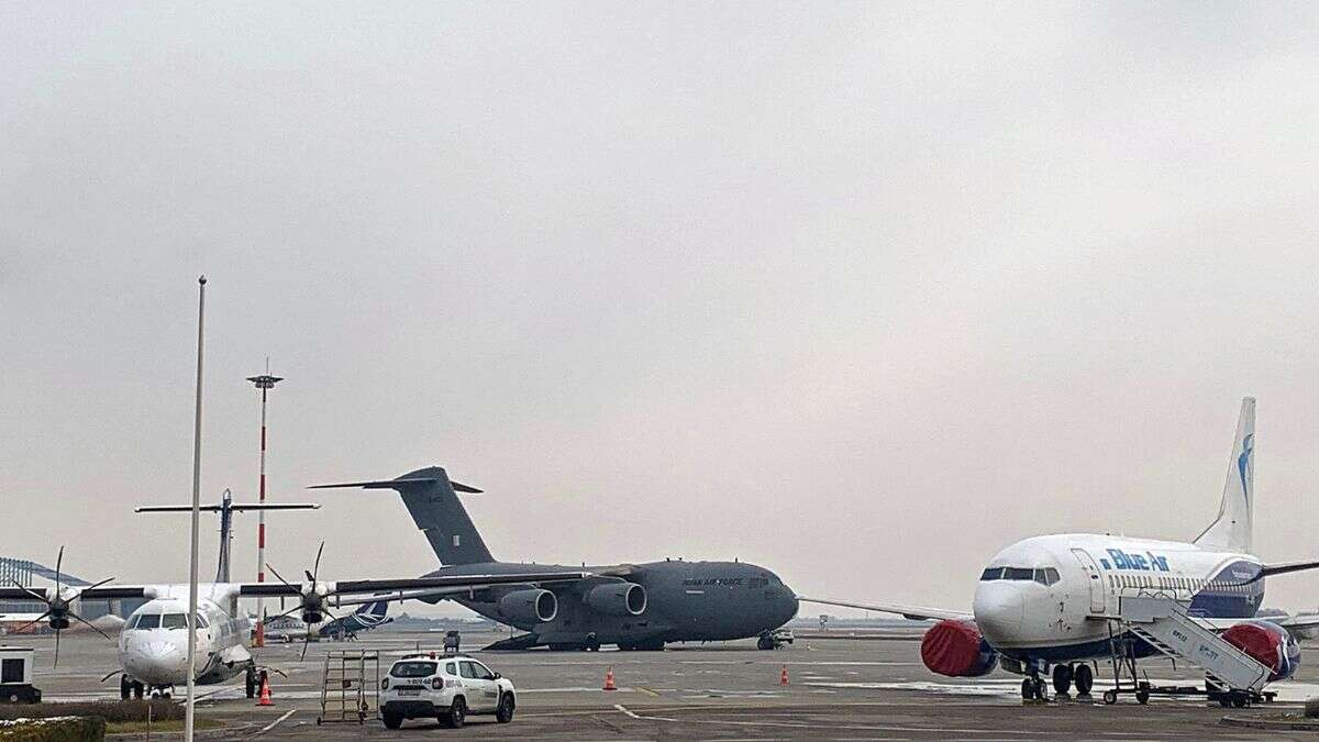 Hundreds of flights grounded across US after FAA experiences computer