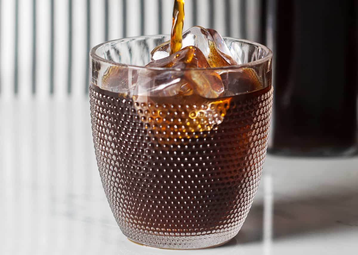 How to Make Cold Brew Coffee at Home (3 Recipes) Ratios, Tips, Benefits