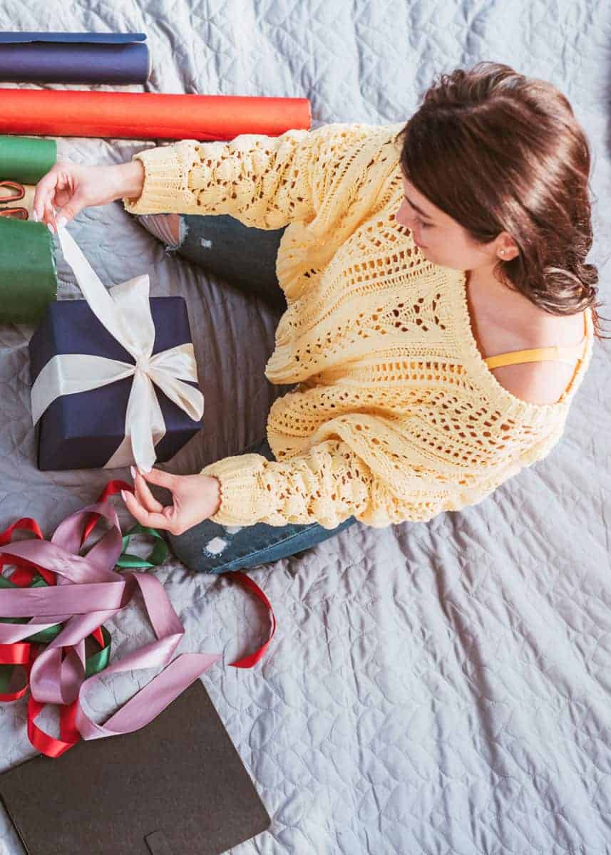 How to Wrap a Present Perfectly (13 Step by Step Gift Wrapping Guides