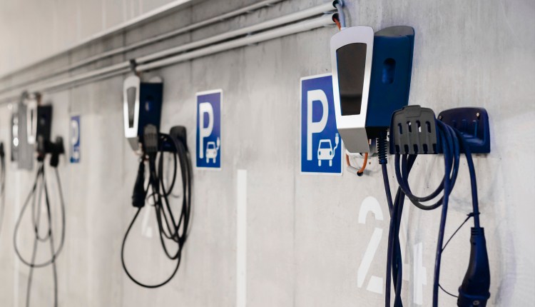 USDOT Unveils Updated Guidelines for Electric Vehicle Infrastructure USDOT Unveils Updated Guidelines for Electric Vehicle Infrastructure