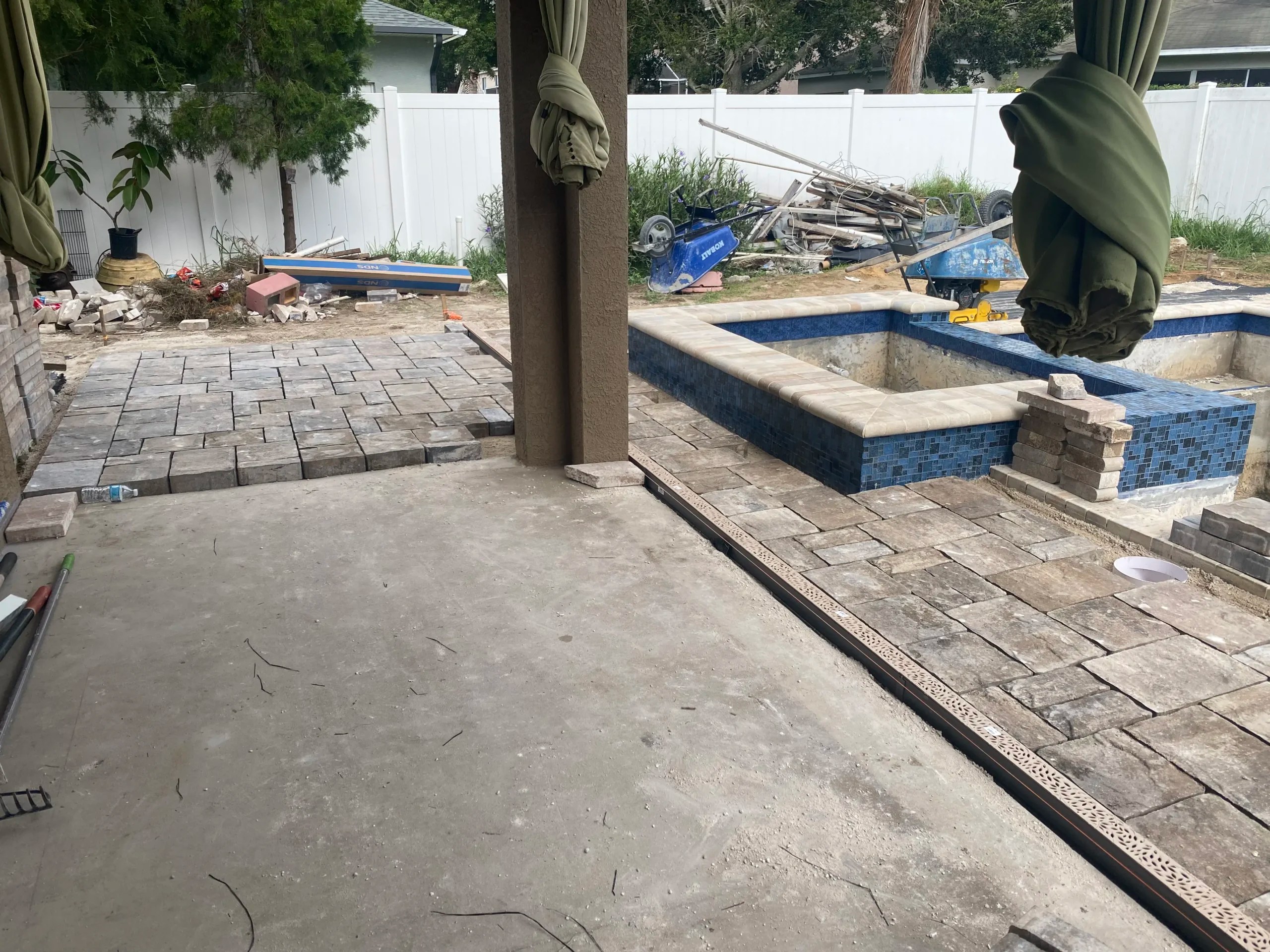 Installing The Pavers Ensayne Pools, Spas