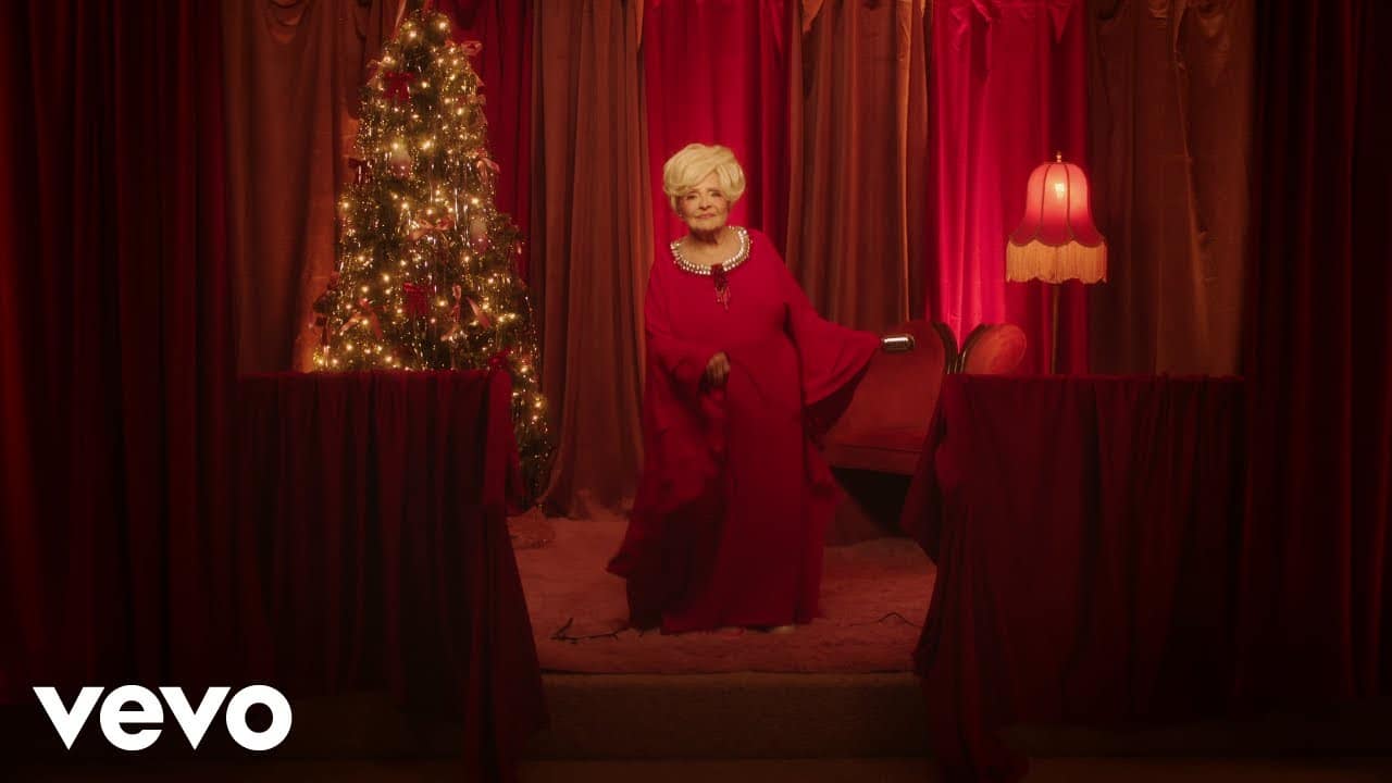 Brenda Lee debuts new “Rockin’ Around the Christmas Tree” music video