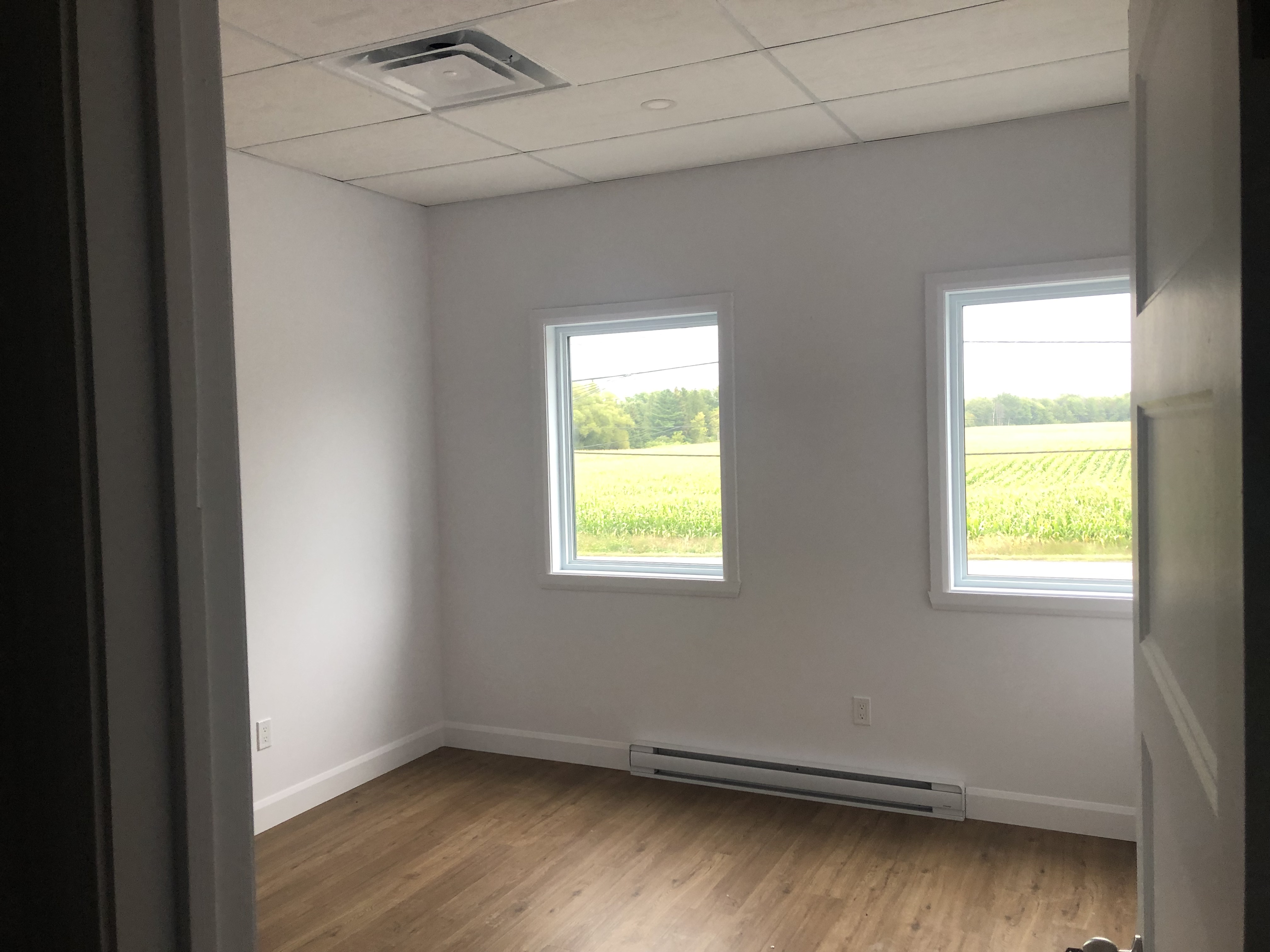 Bureau à louer StJean Entrepot Duclocher espace bureau à louer stjean