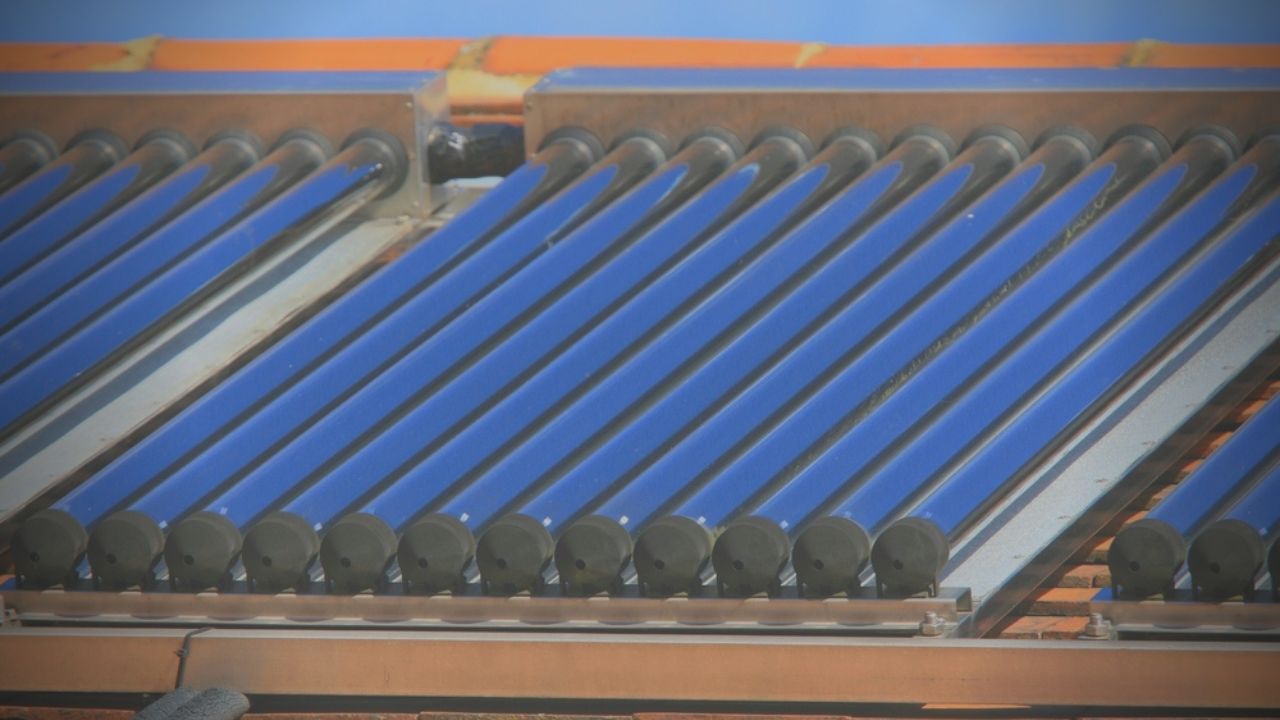 Apricus Solar Hot Water System Review [2021 ] Enviro Friendly