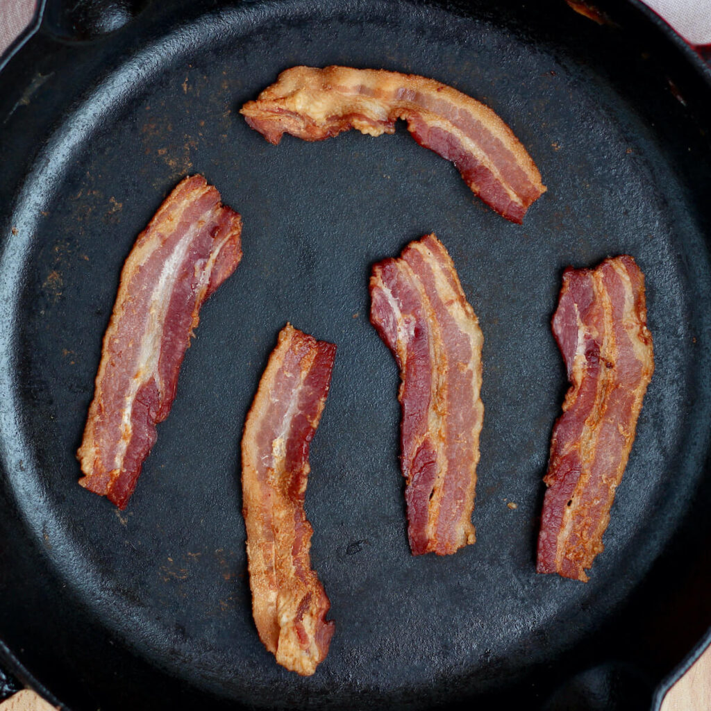 How to Cook Bacon in a Cast Iron Skillet (Cast Iron Bacon) Everyday