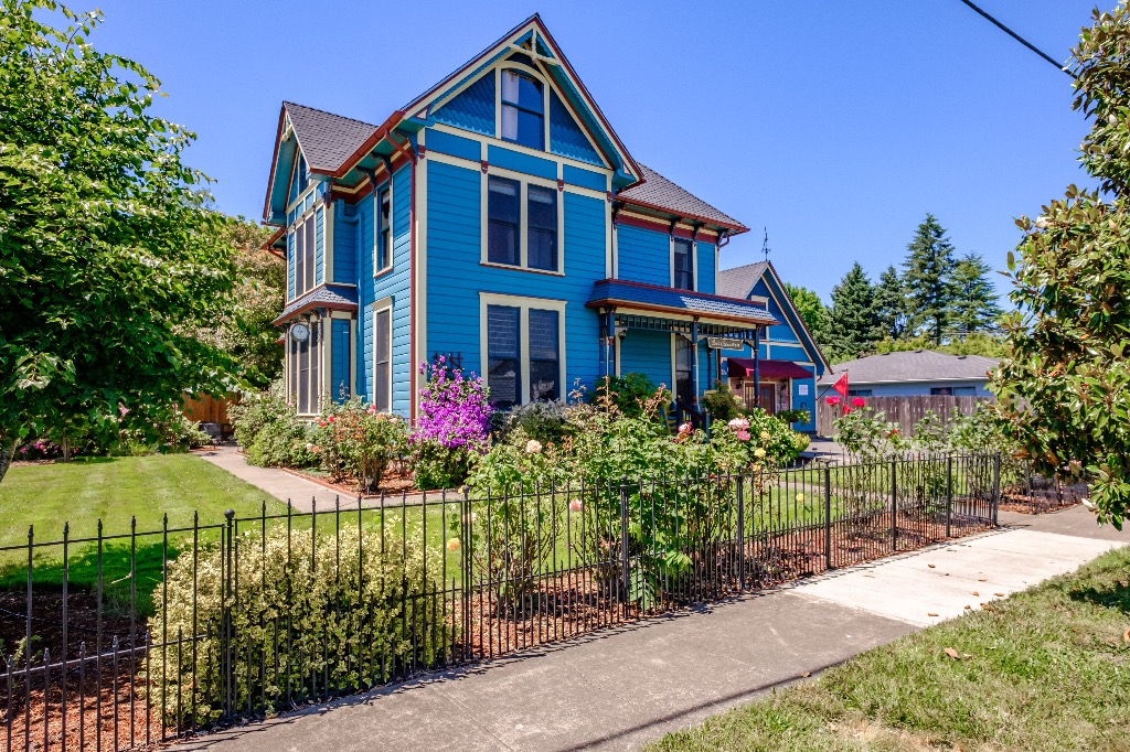 Where To Stay EolaAmity Hills Oregon Wine Country, Willamette Valley