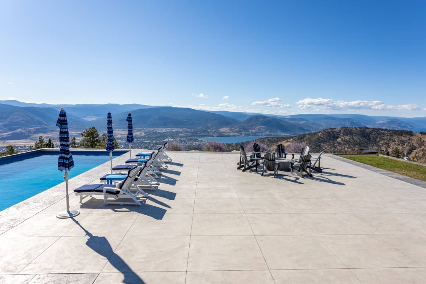 Luxury vacation rental, Penticton BC 5 Bed, 3 Bath vacation home