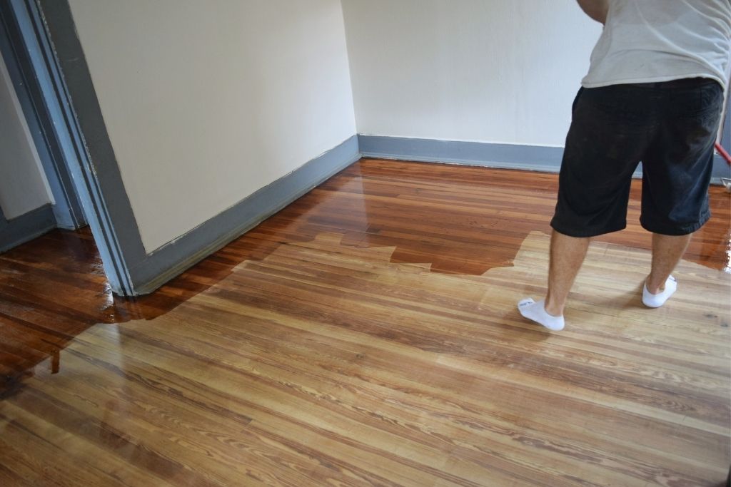 How Many Coats Of Polyurethane? Handy Keen