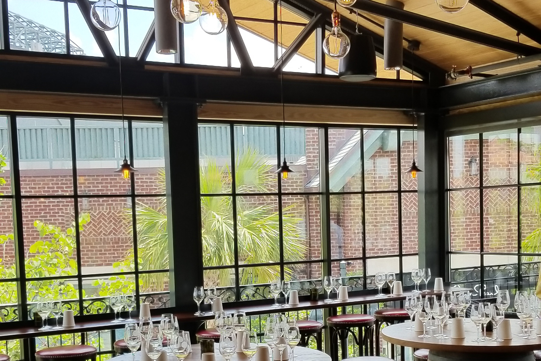 Wine Bar EmanuelsonPodas, Inc.