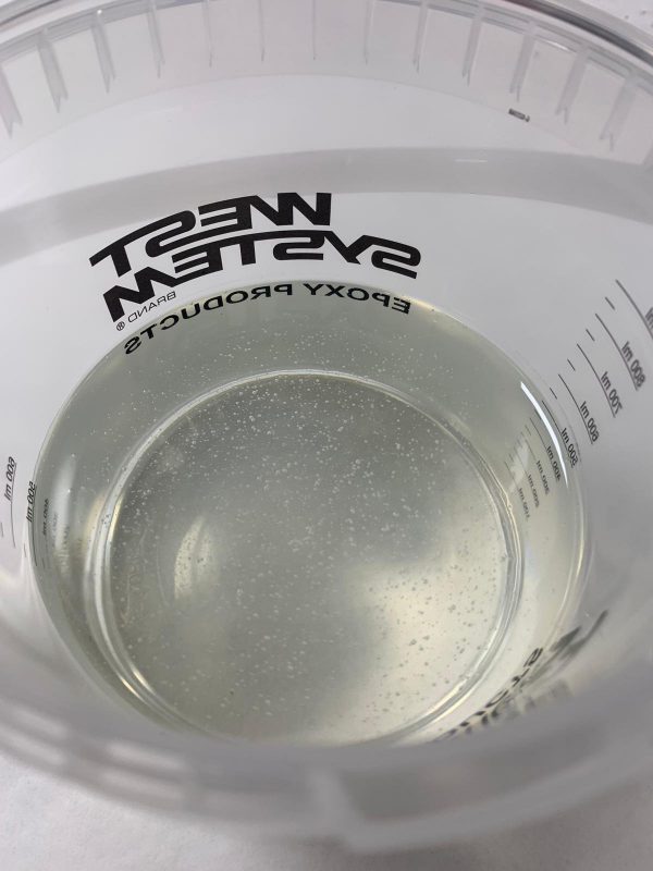 How to remove air bubbles in epoxy with these tips and tricks