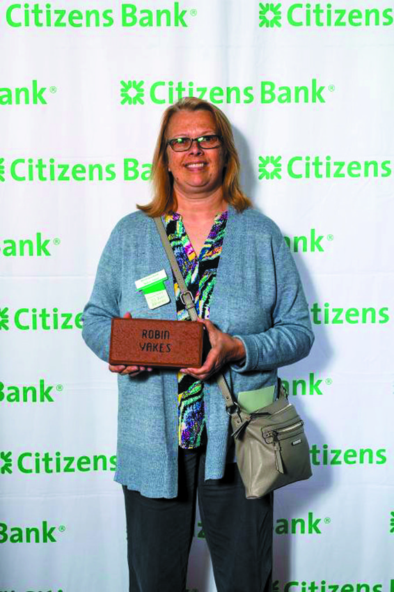 Citizens Bank honors Warwick resident Robin Yakes for 25 years of