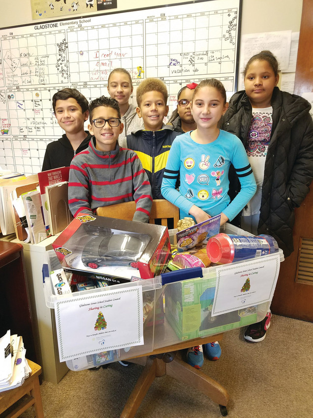 Gladstone drive brings in 302 for toys Cranston Herald