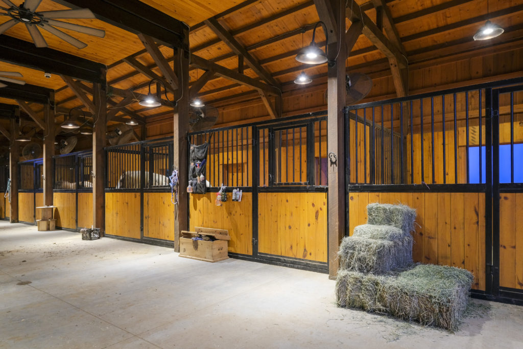 Barn Design A Stunning Post and Beam Horse Barn in Oklahoma
