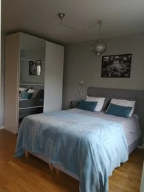 86 private rooms for rent in Gothenburg Erasmus Play