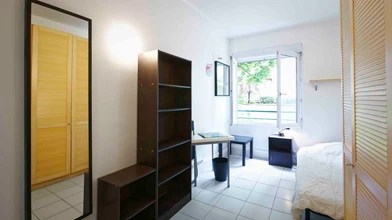 3561 Furnished studios for rent in Paris Erasmus Play