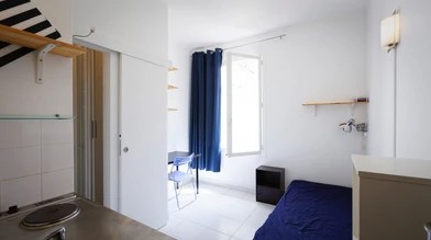 3561 Furnished studios for rent in Paris Erasmus Play