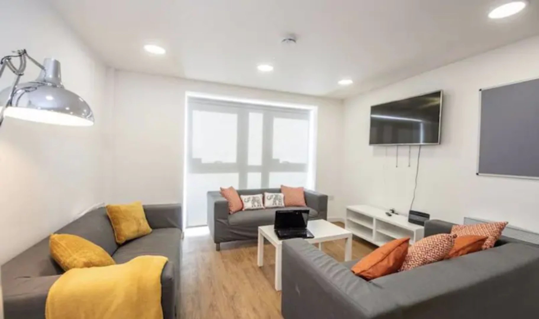 504 Private rooms for rent in Liverpool Erasmus Play