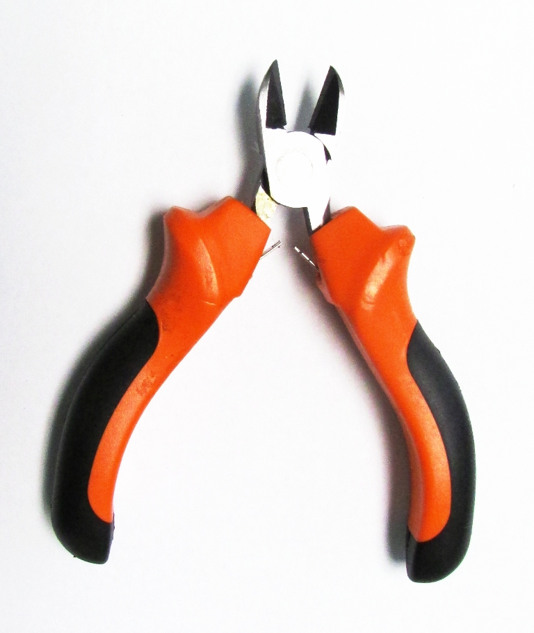 4 1/2″ DIAGONAL PLIER ERGONOMIC HANDLES Erusa