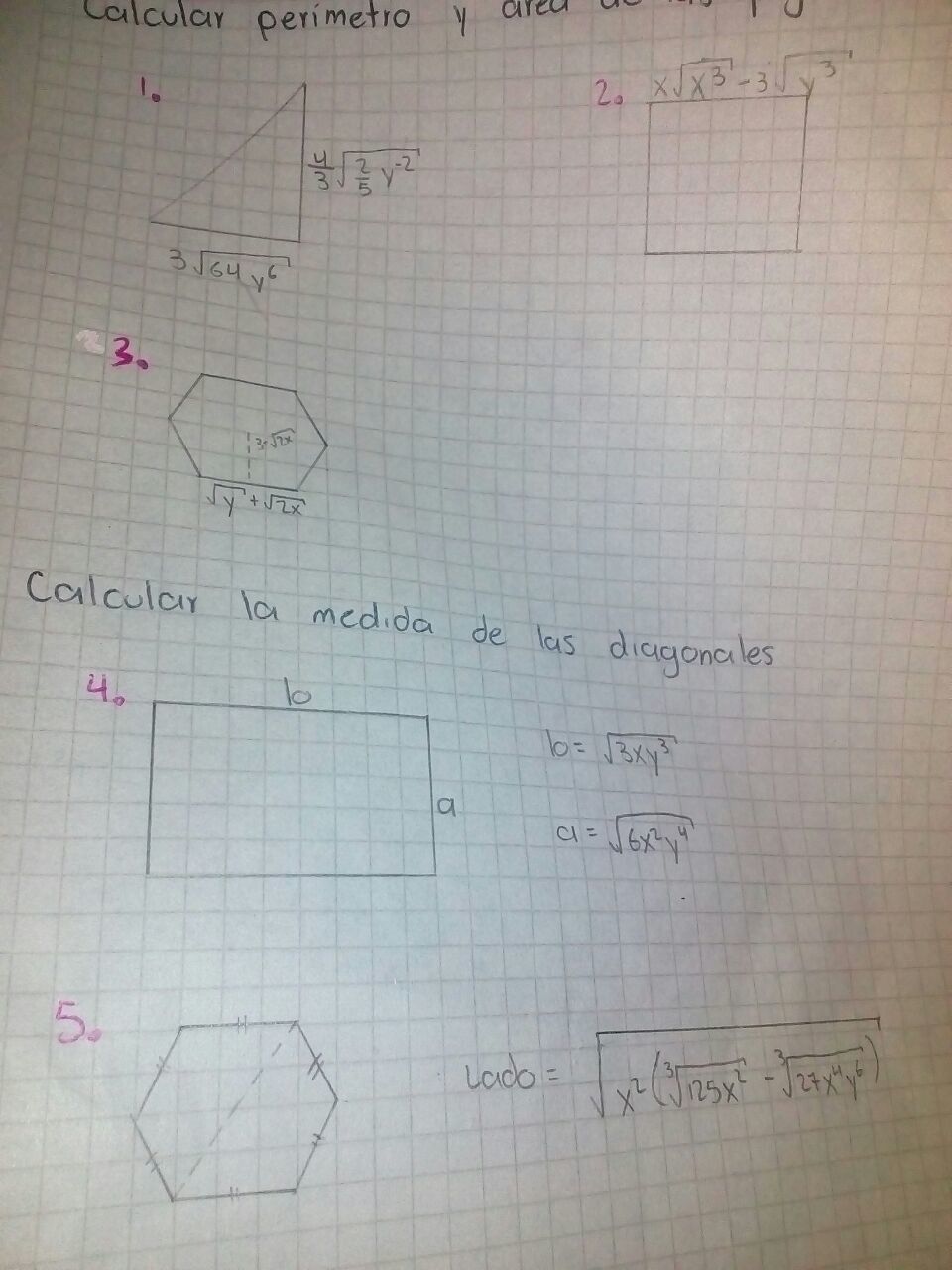 ayuda! , dice , calcular el área y el perímetro de las siguientes figuras Brainly.lat