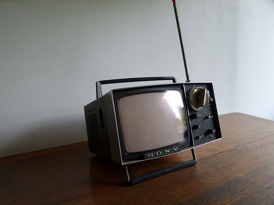 describe el proceso técnico innovador del artefacto televisión