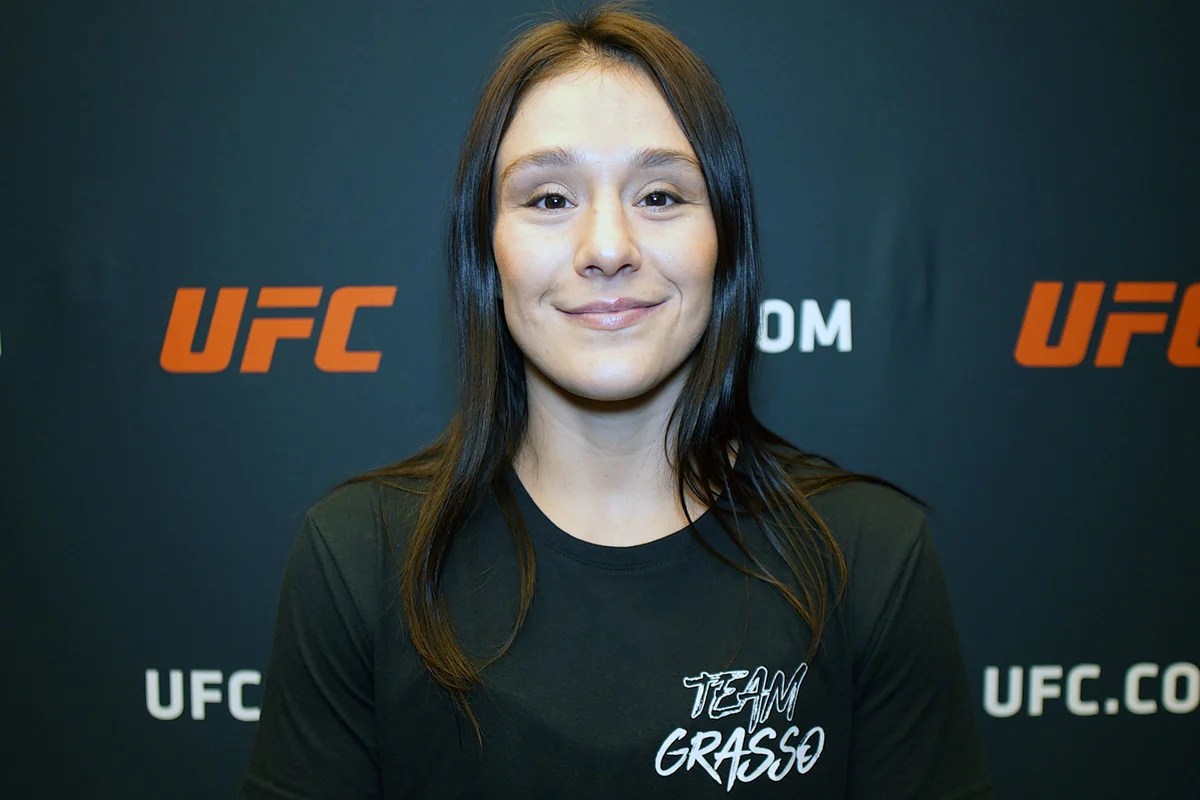 Alexa Grasso celebra cirugía exitosa tras revelar una lesión en la mano durante Noche UFC - Ag